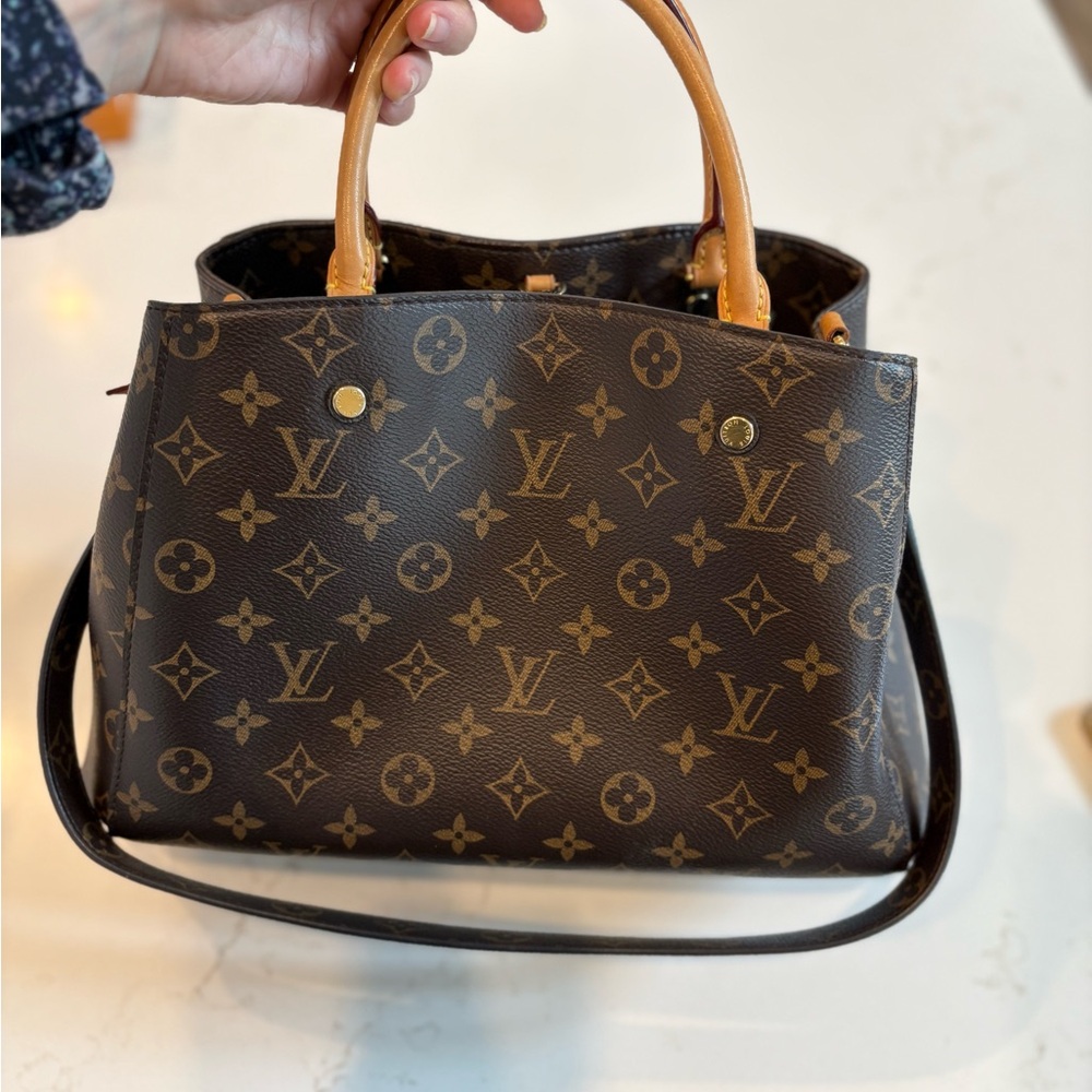 EUC AUTHENTIC Louis Vuitton Montaigne MM Monogram Handbag